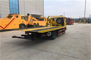 德兴非事故拖车