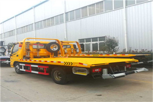 德兴附近拖车救援搭电